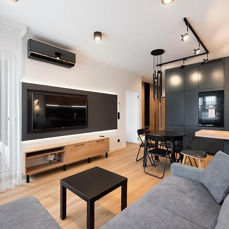 Zoliborz Obsidian Apartment Warsaw Exterior photo